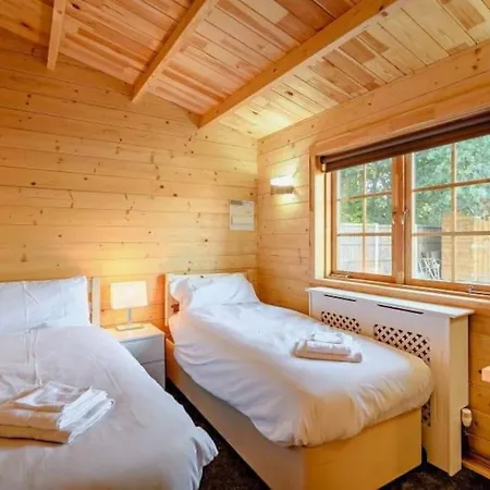 Hulver Lodge, Snape, Suffolk. Snape  Экстерьер фото