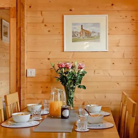 Hulver Lodge, Snape, Suffolk. Snape  Экстерьер фото