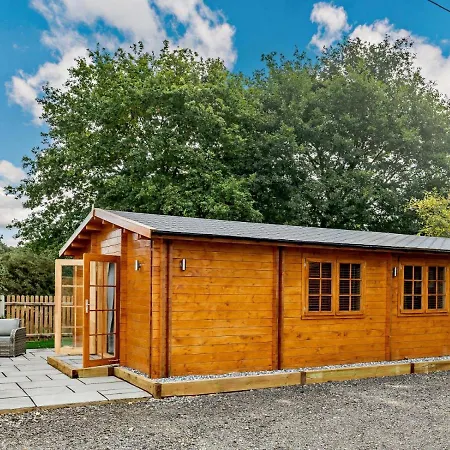 Hulver Lodge, Snape, Suffolk. Snape  Экстерьер фото